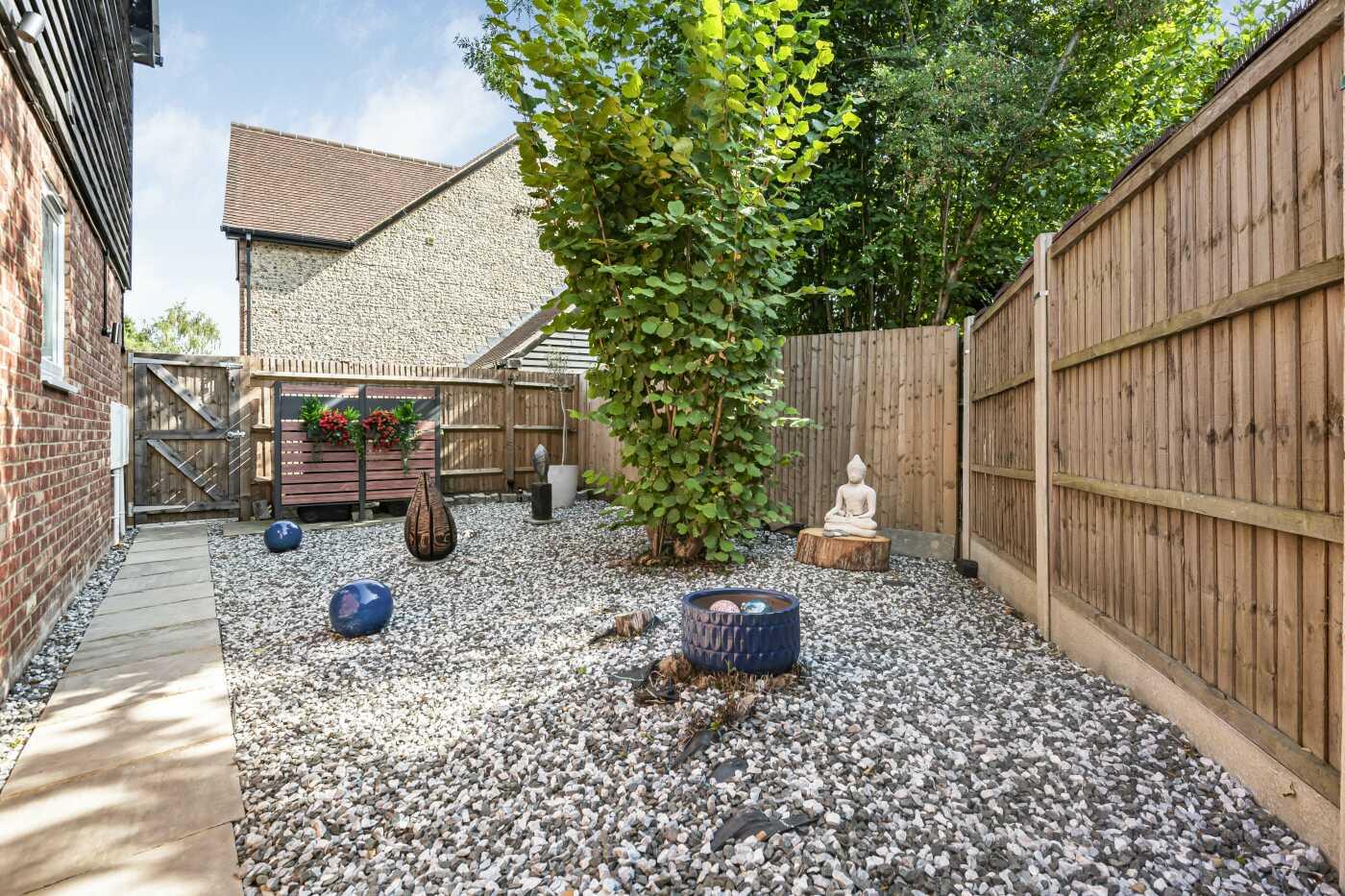 Flint Close, Rotherfield Greys, Henley-On-Thames